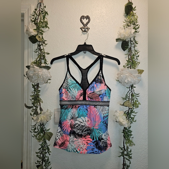 SWIM TOP - Picture 1 of 4